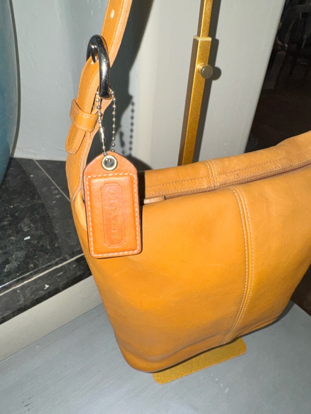 Coach Vintage 1998 Soho Mini Bucket Bag Glove-Tanned Leather - GUC - Picture 3 of 16